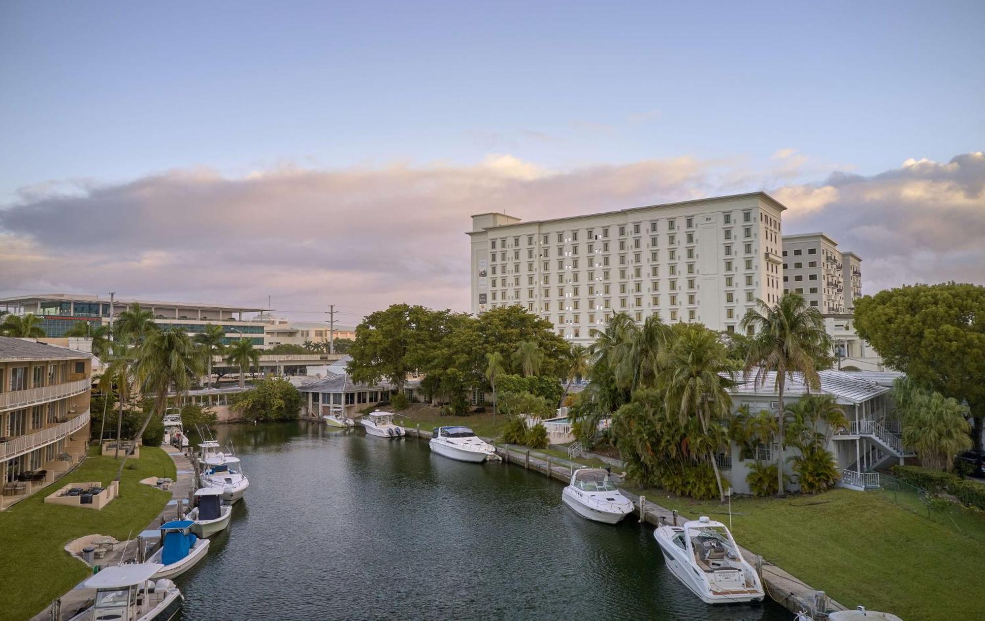 Thesis Hotel Miami Coral Gables, Curio Collection By Hilton ภายนอก รูปภาพ