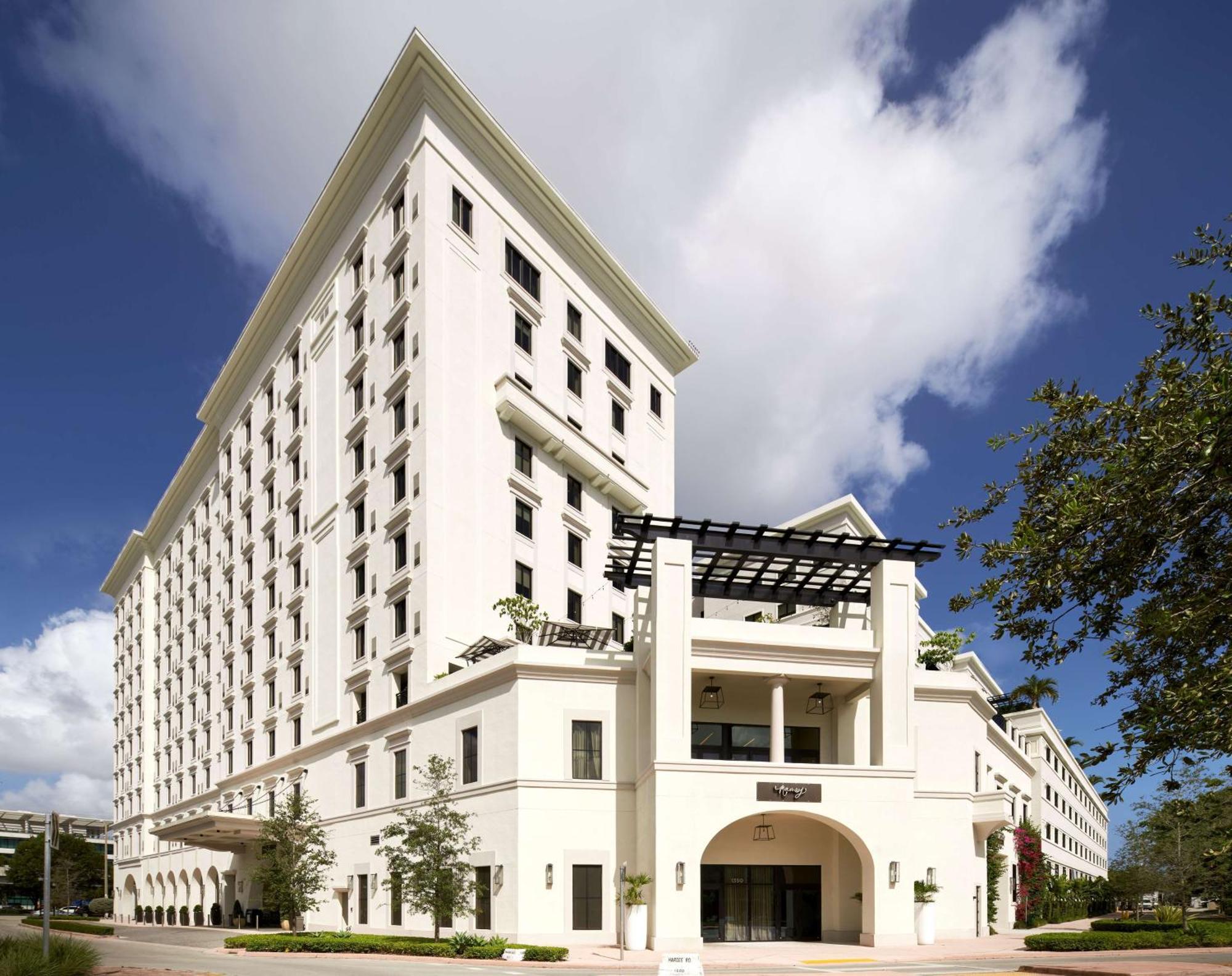Thesis Hotel Miami Coral Gables, Curio Collection By Hilton ภายนอก รูปภาพ